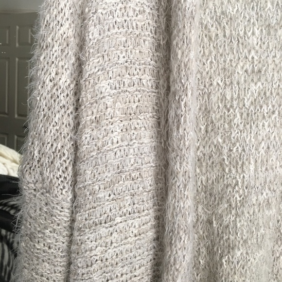 Abercrombie duster fuzzy cardigan with fringe - Picture 2 of 4